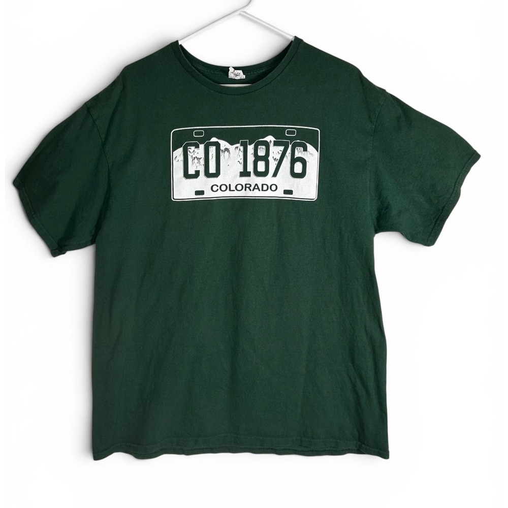 Delta Pro Weight Mens XL Colorado 1876 License Plate Mountain Graphic Tee Green